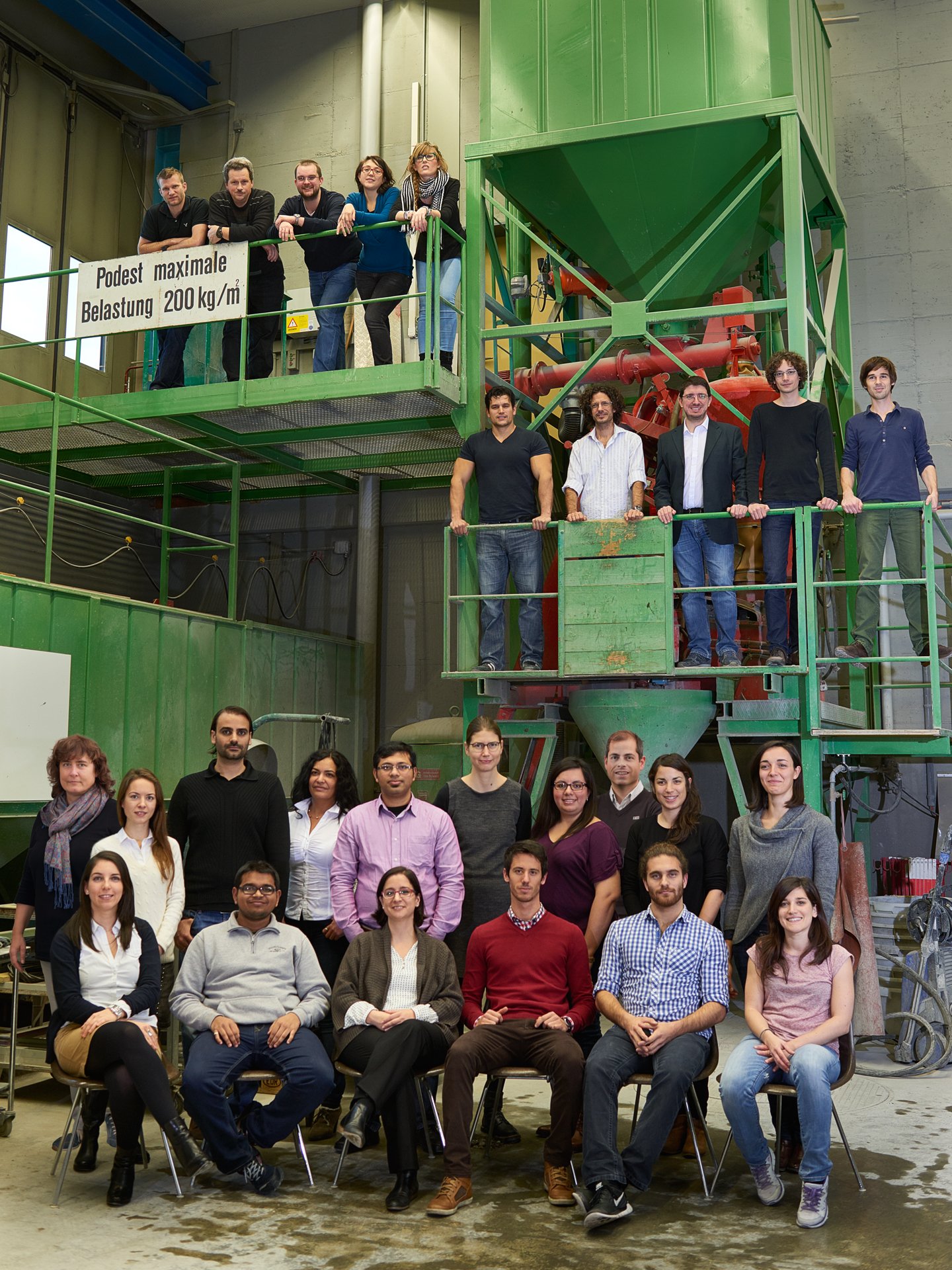 Photo de groupe du laboratoire PCBM à l'ETH Zürich