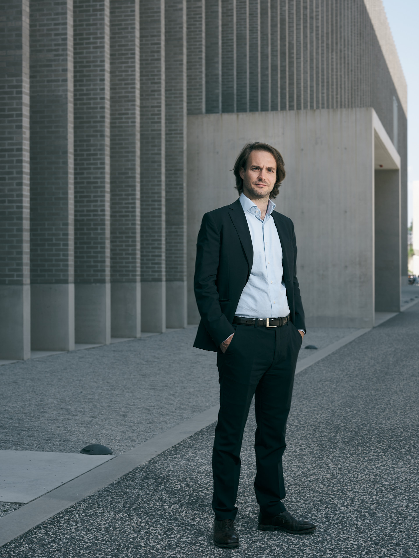 Portrait plein pied homme à Lausanne